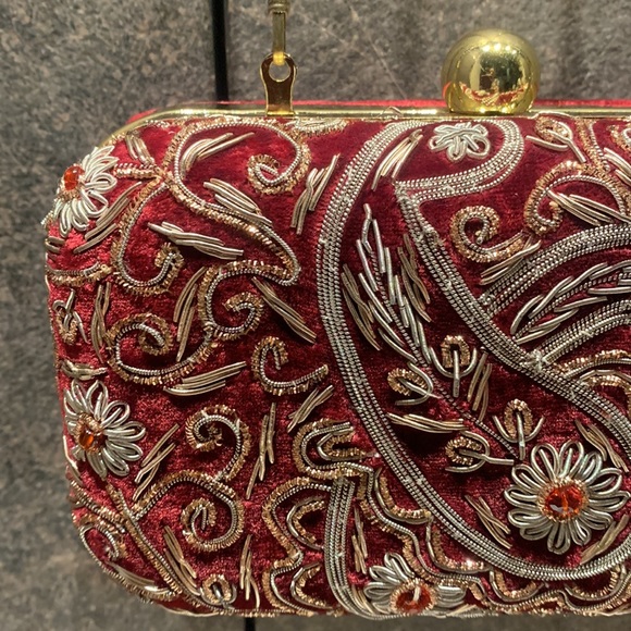 Indian Designer Zardozi Clutch (velvet) - Picture 3 of 6